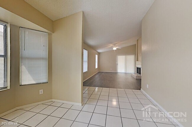 Foto del edificio - 8805 W Amelia Ave