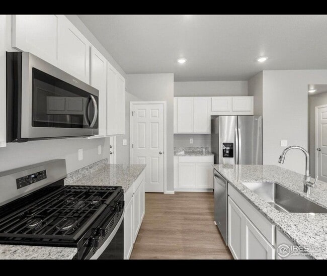 Building Photo - 612 98th Ave