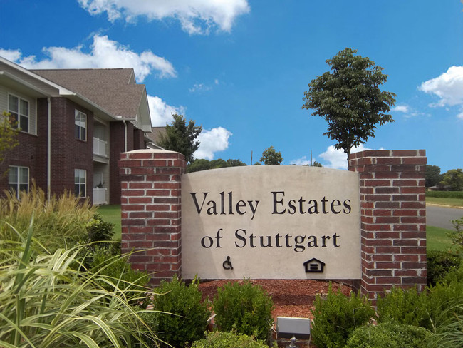 Building Photo - Valley Estates of Stuttgart