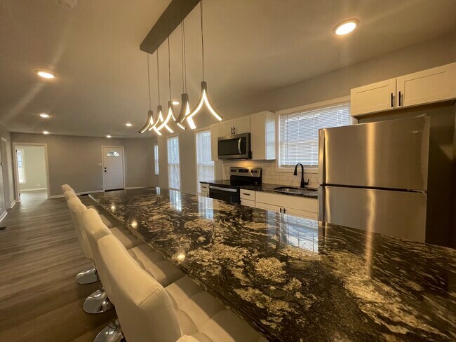 Photo - 233 Lamont Ave Apartments