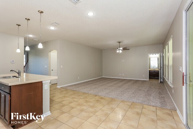 Building Photo - 86041 Aladdins Way