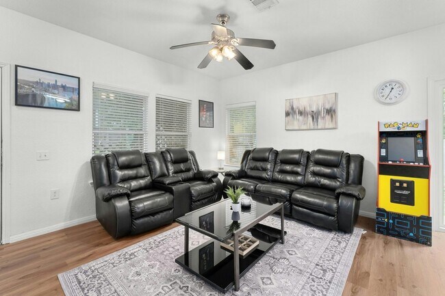 Foto del edificio - 2917 E 16th St