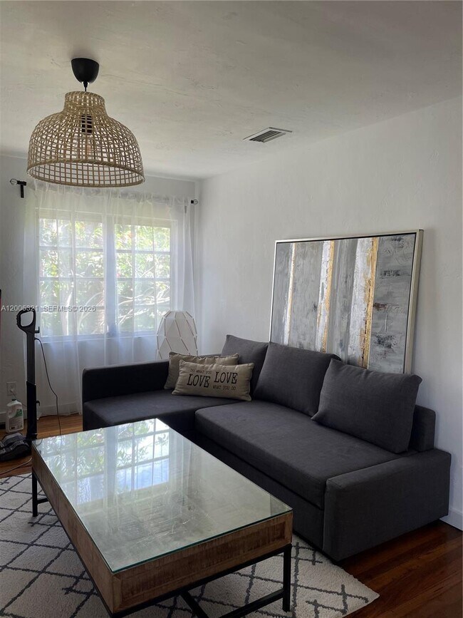 Foto del edificio - 5800 SW 61st St