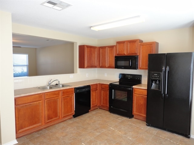 Building Photo - 115 Karrie Dr