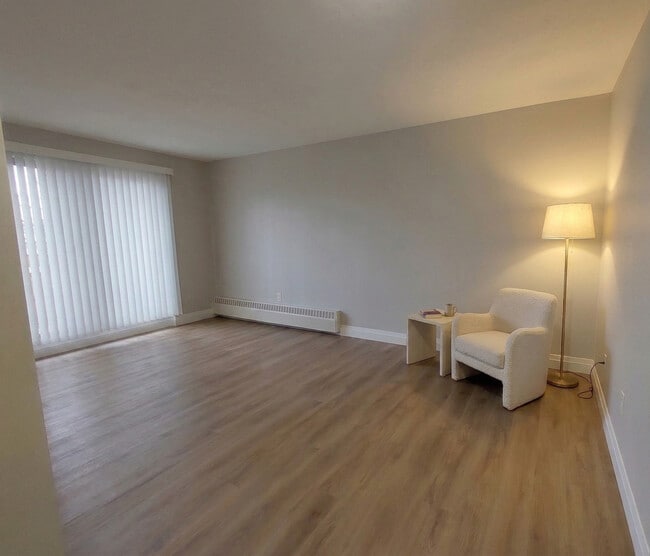 Building Photo - Silverbirch Apartments