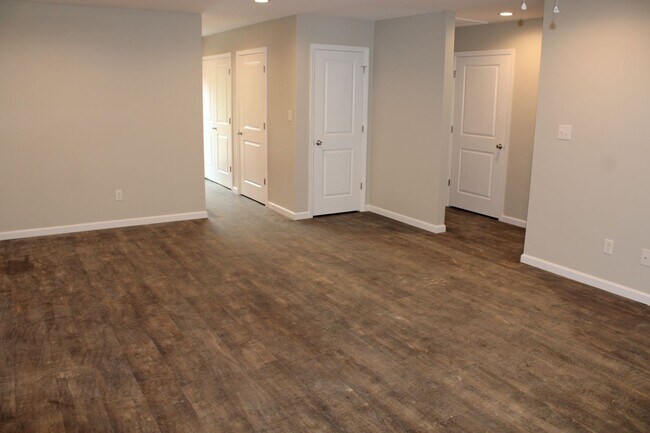 Foto del edificio - Great duplex on quiet street! Easy access ...
