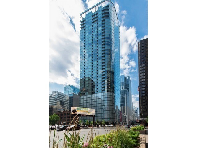 Foto principal - 600 N Fairbanks Ct