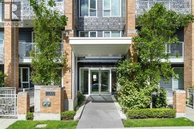 Building Photo - 6933 CAMBIE St