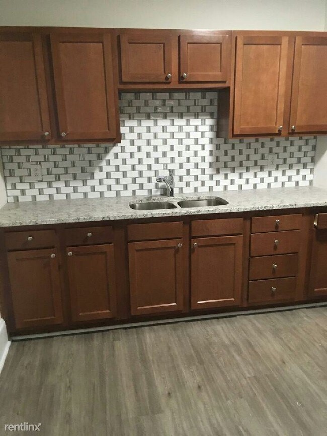 Building Photo - 1 br, 1 bath  - 524 Walnut Ave