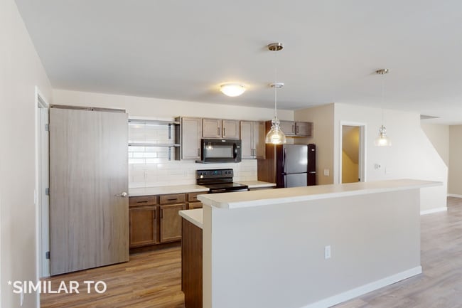 Building Photo - Pinnacle Point Townhomes: 3 Bedroom 2.5 Ba...