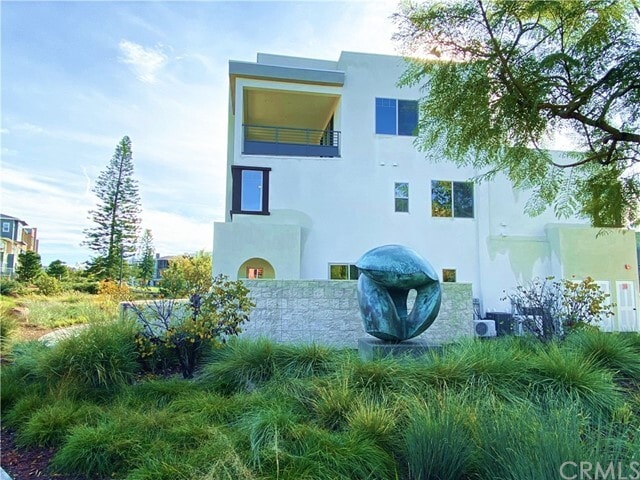 Building Photo - 137 Frame
