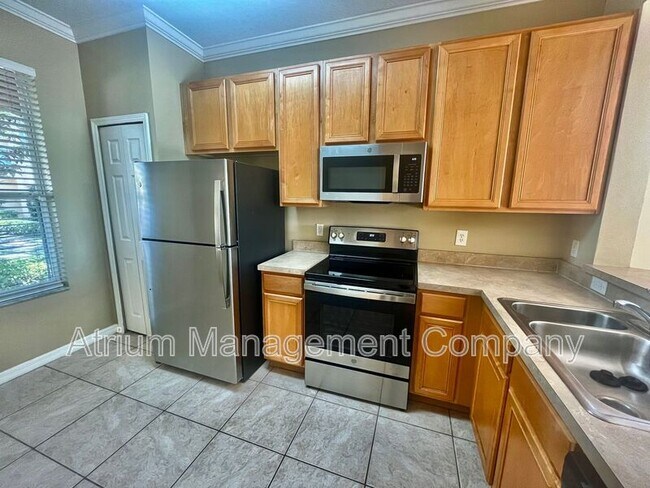 Foto del edificio - 1960 Retreat View Cir