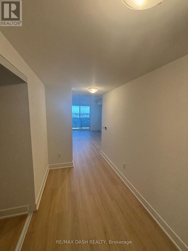 Photo du bâtiment - 2545-2545 Simcoe St N