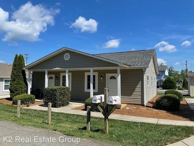 Building Photo - Cute and charming 1 Bedroom 1 bath apartme...