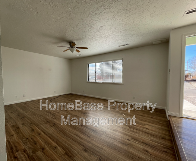 Foto del edificio - 818 Apache Ave