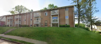 Building Photo - 231-233-233 Irwin Ave