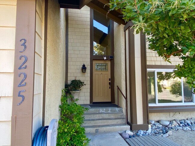 Foto del edificio - Gorgeous 3 bed 3 bath home in Thousand Oaks - First Time Rental!