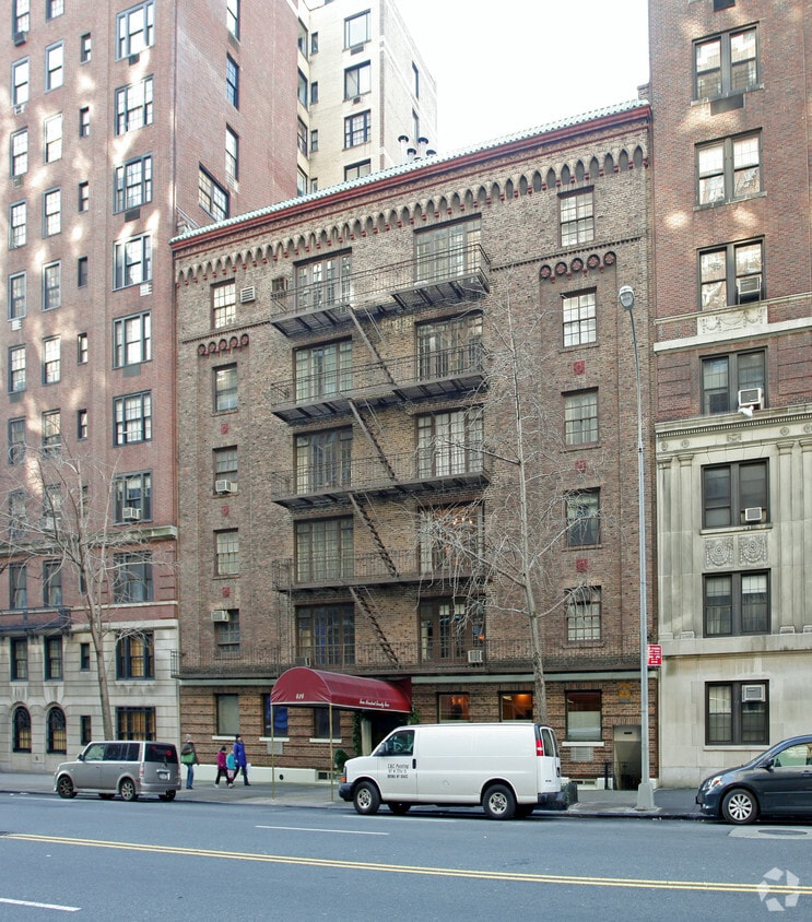 Primary Photo - 424 E 57th St
