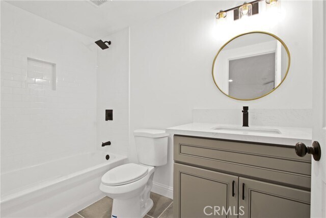 Foto del edificio - 1558 W 105th St