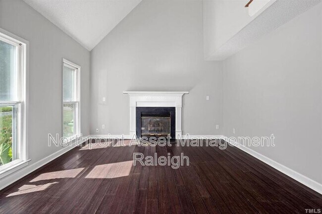 Building Photo - 4409 Emmit Dr