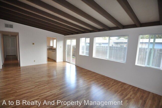 Building Photo - 3 br, 2 bath House - 1113 Poinciana Dr
