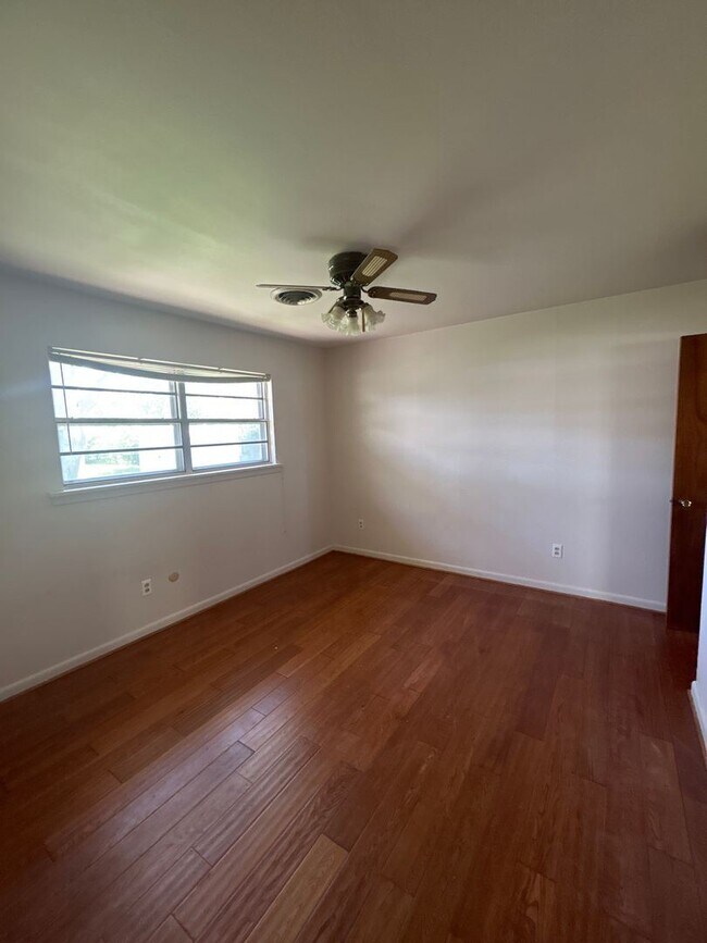 Foto del edificio - 3 br, 2 bath House - 3243 Caroline Dr