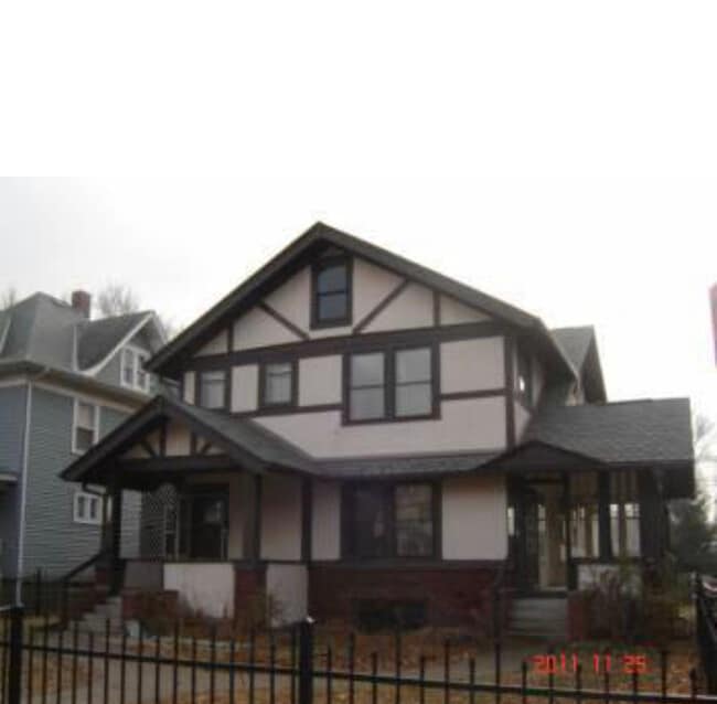 Building Photo - 1696 Marshall Ave