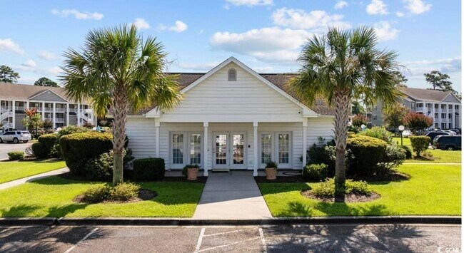 Foto del edificio - 5834 Longwood Dr