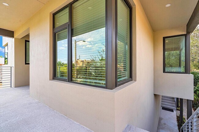 Building Photo - 15 Ocean Breeze