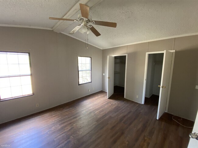 Foto del edificio - 270 Pecan Grove Blvd