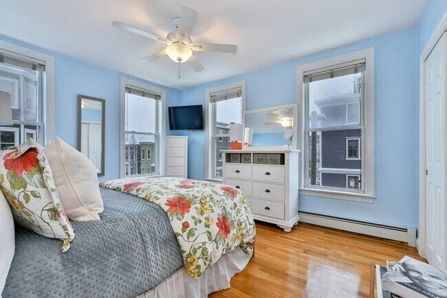 Foto del edificio - 544 E 8th St