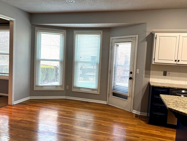 Building Photo - 13806 S Mullen St