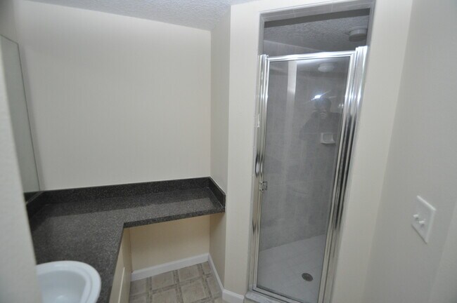 Building Photo - SANFORD: 2 Bed/2 Bath, 2nd floor condo at ...