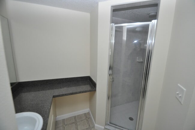 Foto del edificio - SANFORD: 2 Bed/2 Bath, 2nd floor condo at ...