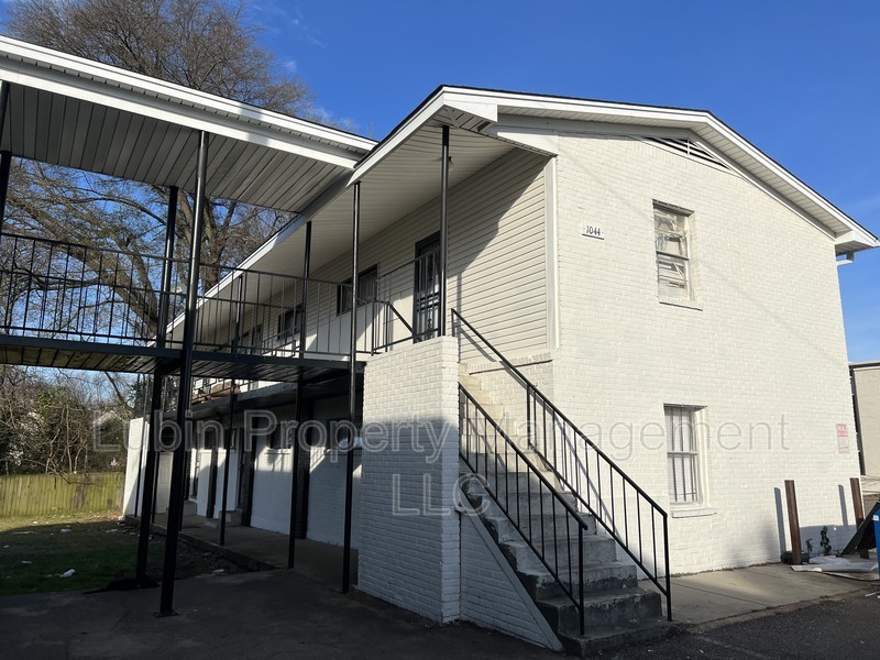 Primary Photo - 1044 Merriwether Ave