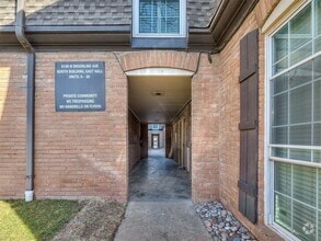 Building Photo - 6100 N Brookline Ave