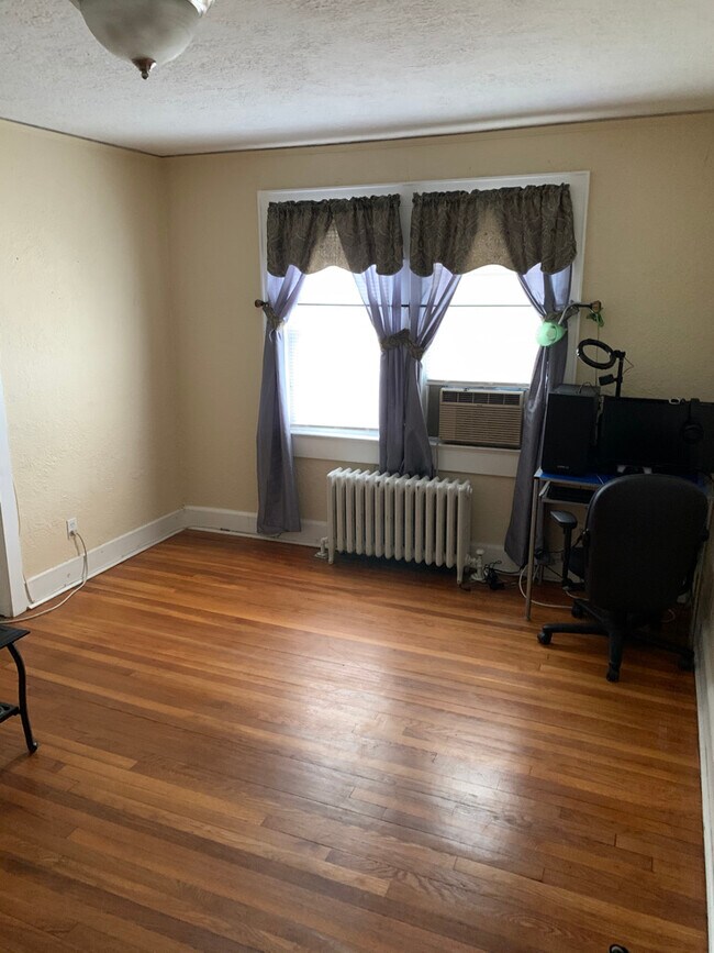 Building Photo - 72 Hamilton Ave