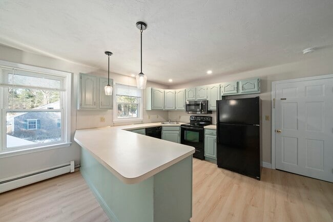 Building Photo - 44 Elm St