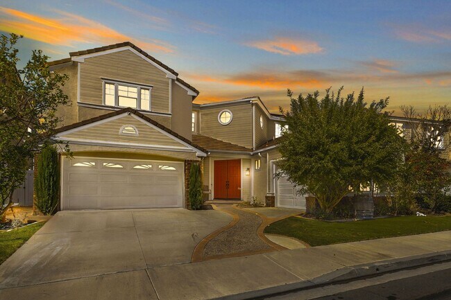 Building Photo - Stunning 4-Bedroom Home with Ocean and Catalina Island Views