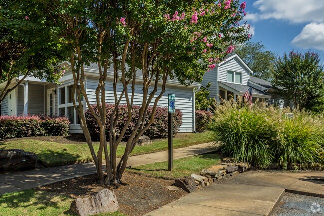 The Grove at Trinity Pointe Apartments Cordova, TN