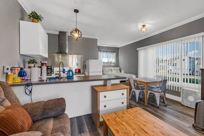 Foto del edificio - 701 Railroad Ave