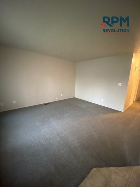 Building Photo - "Charming 3-Bedroom Haven in Sunset