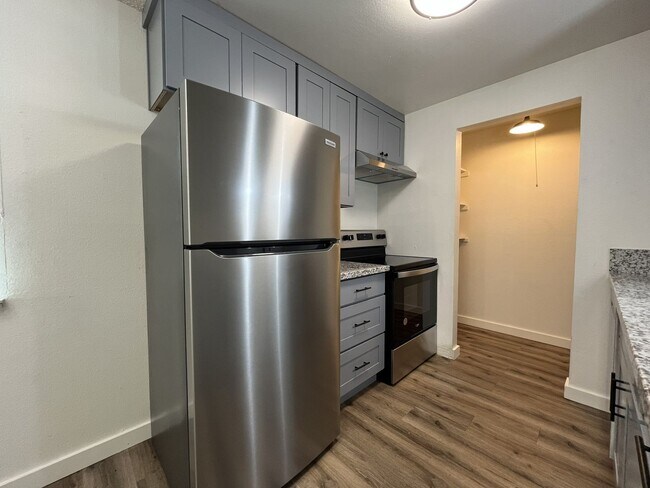 Building Photo - Updated 1BD Apartment Near Downtown with Balcony & Modern Kitchen Updates off street parking