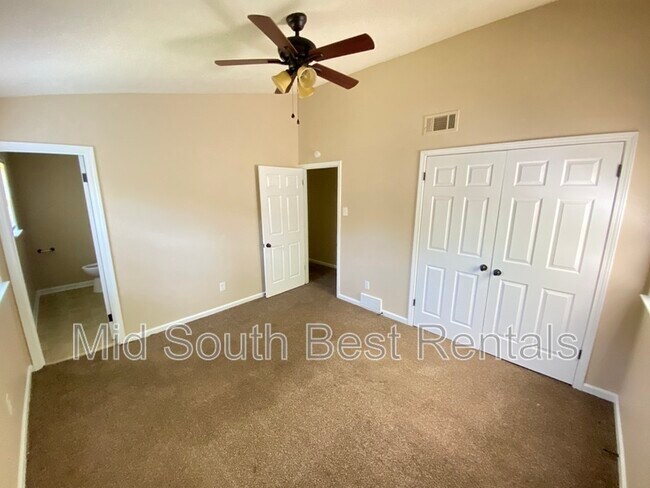 Foto del edificio - 3083 Bluffdale St