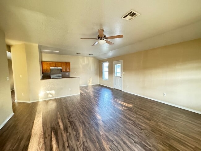 Building Photo - 3406 Toledo Dr