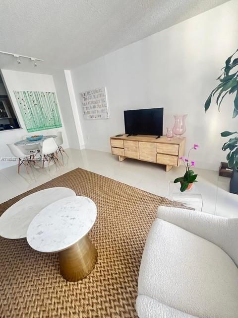 Foto del edificio - 18800 NE 29th Ave