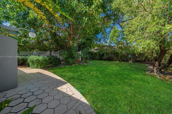 Foto del edificio - 3123 SW 25th Ter