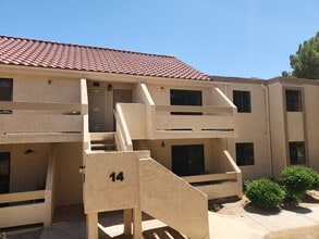 Building Photo - 3800 Desert Marina Dr