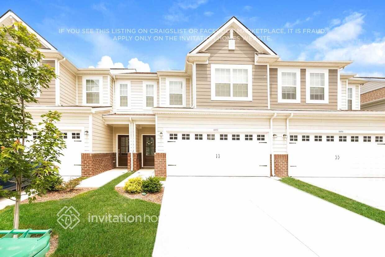 Primary Photo - 1052 Legacy Ct