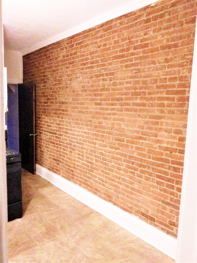 Foto del edificio - 654 St Joseph St